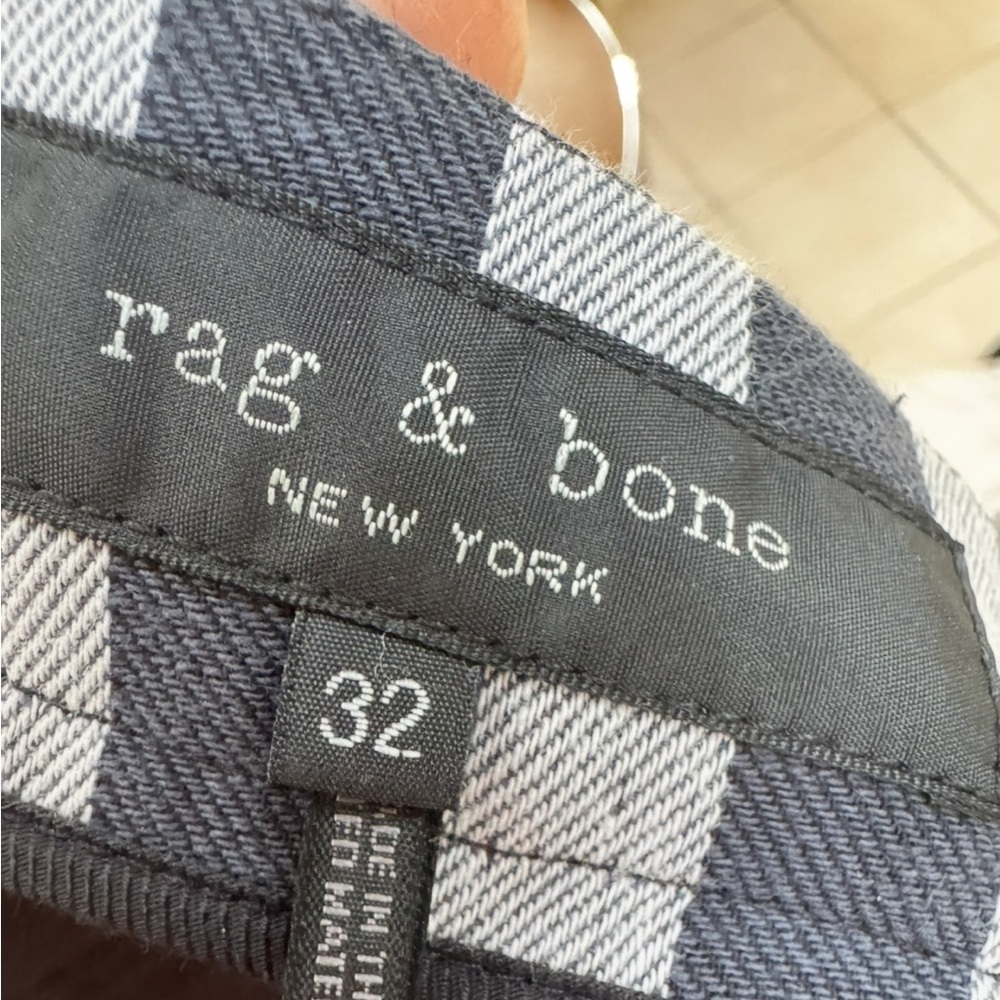 Rag & Bone Gray and Navy Striped Shorts in W32 - Picture 4 of 4